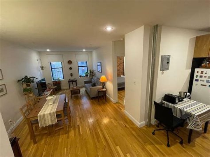 5025 Broadway - Rentals in Inwood
