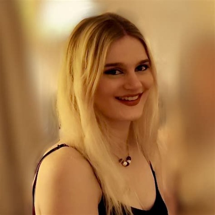 A Psychologist Breaks Down #RedNailTheory