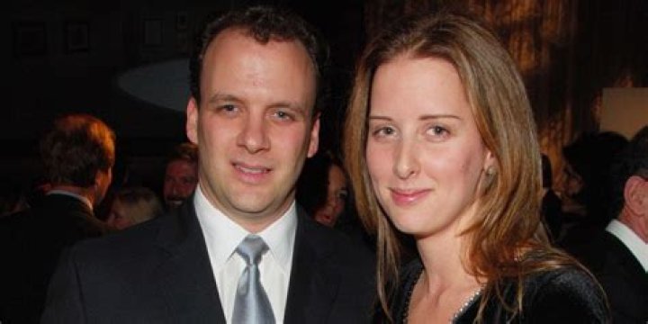 Hedge Funds Reduce Ties With Sacklers, Owners of Purdue Pharma