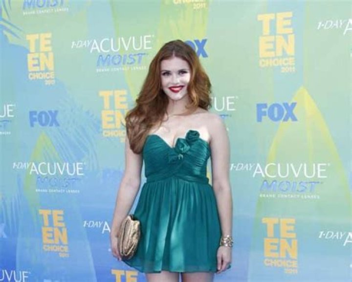 Holland Roden - Age, Bio, Birthday, Family, Net Worth