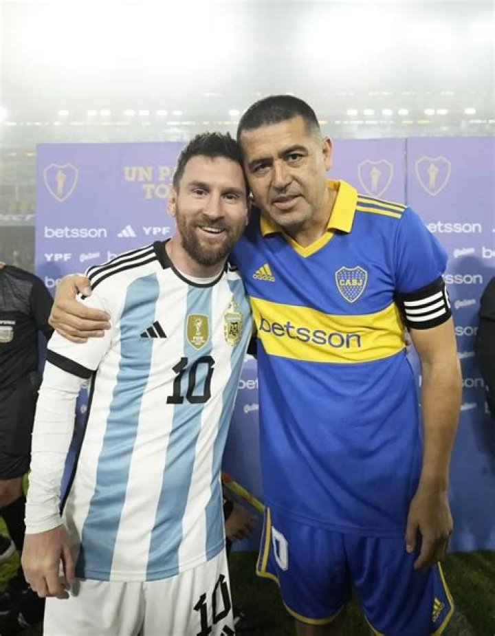 Lionel Messi Apologetically Told Riquelme Is Bigger in Boca Juniors During Testimonial Match
