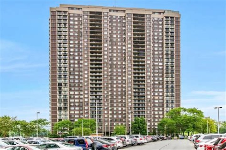 North Shore Towers, 269 Grand Central Pkwy - Glen Oaks