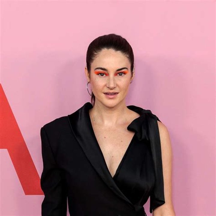 Shailene Woodley - Age, Bio, Birthday, Family, Net Worth