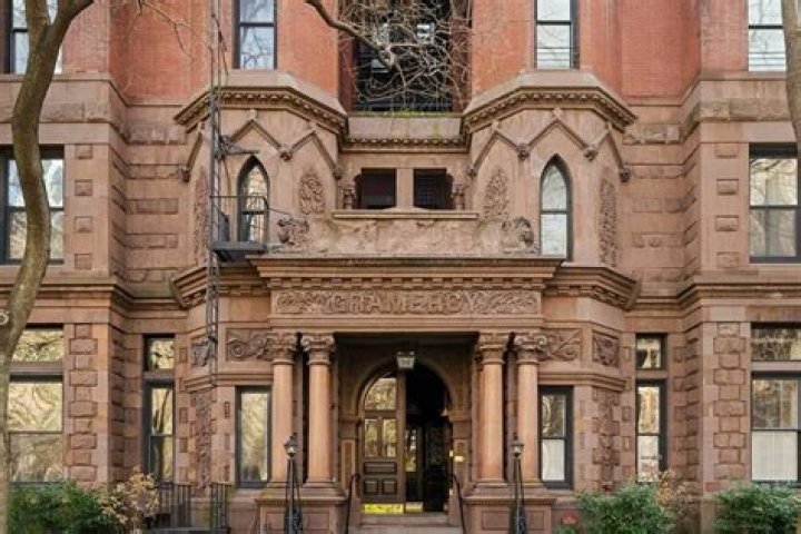 The Gramercy, 34 Gramercy Park East - Gramercy Park