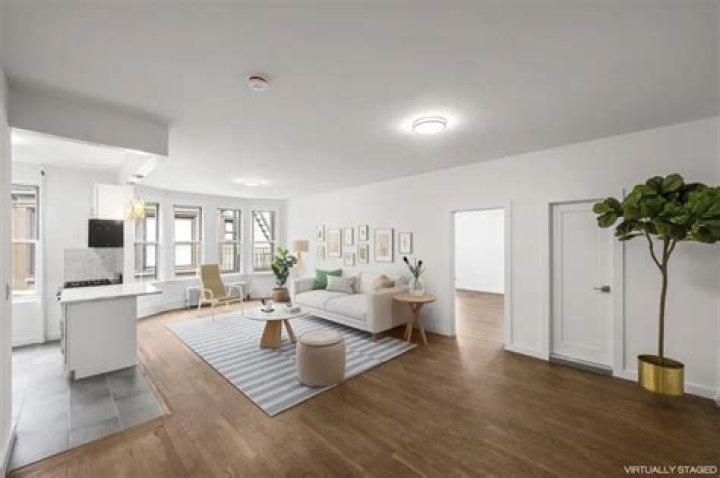 The Manhasset, 300 West 109th Street - Upper West Side